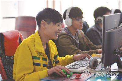 吕杰一到电脑前马上就有灵气。