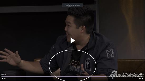 演示使用有线手柄