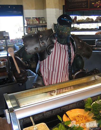 汉堡争霸的店员是牛头人哦