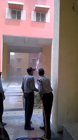 如今顺风尿湿鞋