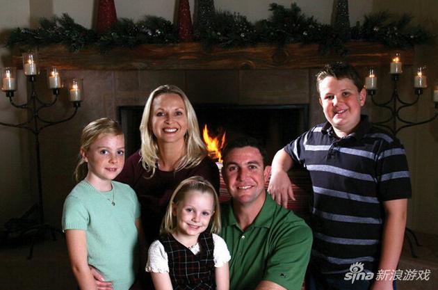 亨特辩解说是自己的儿子（最右）用他的信用卡进行的消费，并在尝试撤回中