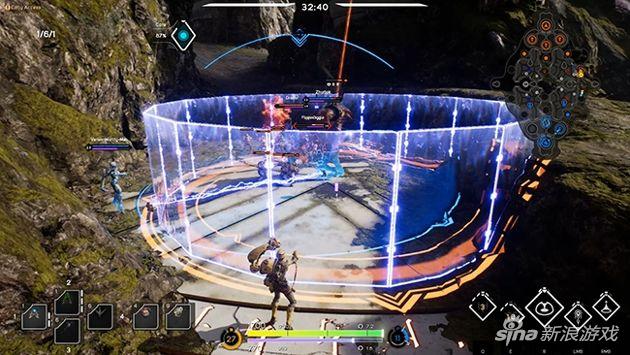 招式是有“高度”概念的，所以如果你从右侧的悬崖上纵身一跳，是能进入这道技能中的！