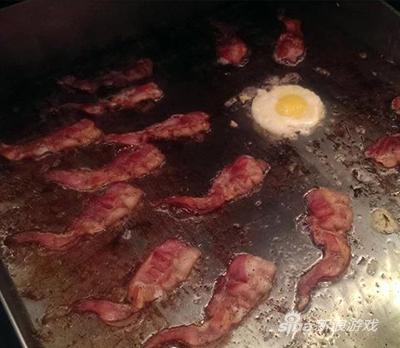 小蝌蚪对着蛋蛋问道：你是我们的妈妈么？