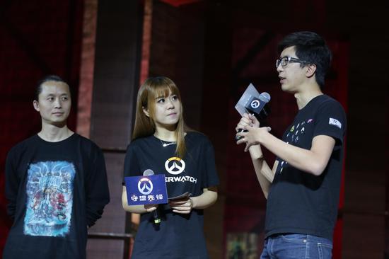 守望先锋试玩会现场签售人气火爆