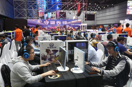 守望先锋试玩会现场签售人气火爆