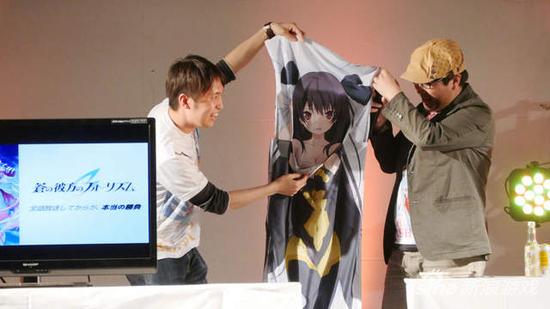 衣服是真的可以脱下来的哦！