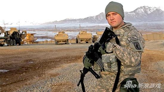 美国大兵通过玩游戏治疗伤员