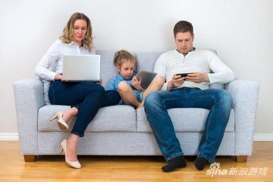 最新报告显示，美国超过50%的青少年承认自己有手机瘾