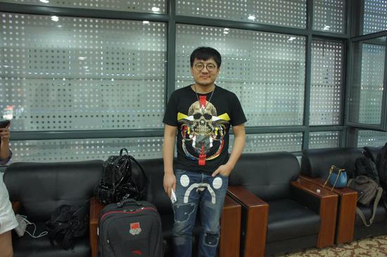 担任IGL英雄联盟解说嘉宾的娃娃