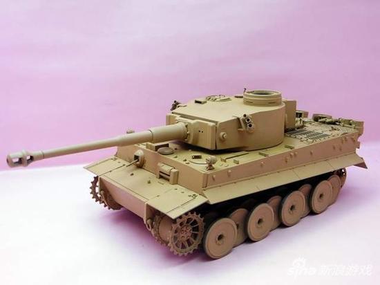 这边是模型版本的虎式