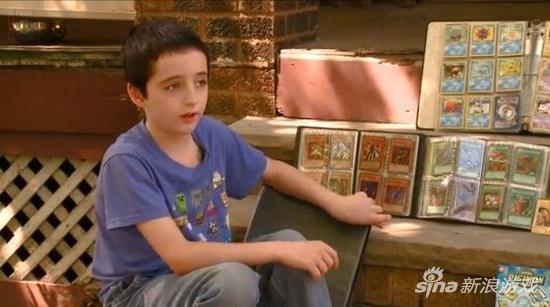 男孩精灵宝可梦卡片被抢 警官追回并送限量卡