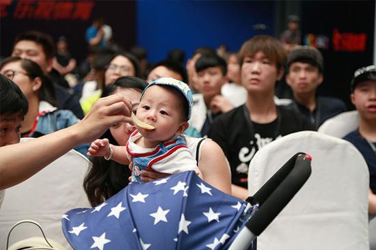 US战队吉祥物，CPL现场的英魂宝宝