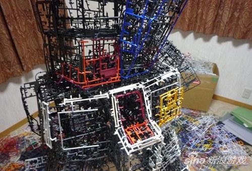 岛国模型大神用框架边角料做了个高达