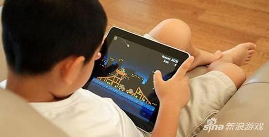 11岁熊孩子玩游戏充千元Q币 家长得知怒诉店家