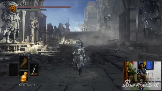 国外高玩用脚玩《黑暗之魂3》