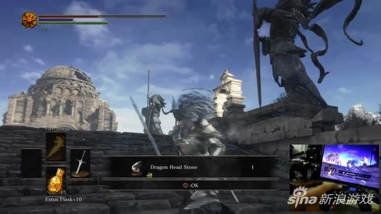 国外高玩用脚玩《黑暗之魂3》