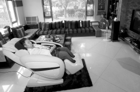 星沙某别墅区，魏程在家里睡着了。