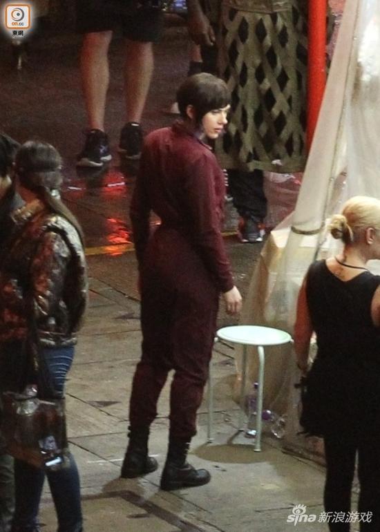 寡姐短发性感依旧