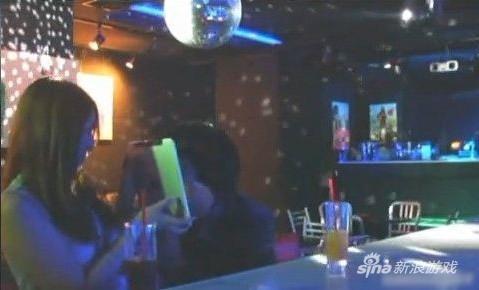 自带道具舔屏接吻游戏 十一区再现宅男黑科技