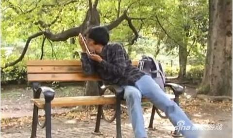 自带道具舔屏接吻游戏 十一区再现宅男黑科技