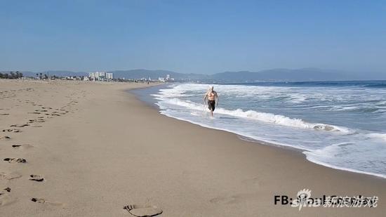 沙滩奔跑