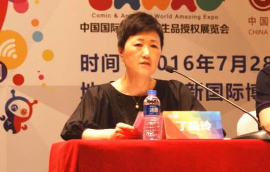 上海市新闻出版局科技与数字出版处处长丁晓玲