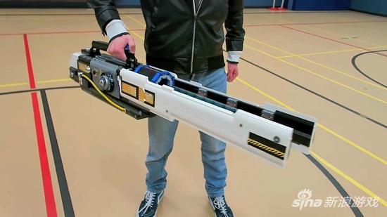 大神用乐高打造1:1《守望先锋》温斯顿特斯拉炮