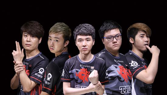 天禄的五名选手，分别为fancy1、DD、attacker、somebody和Mo