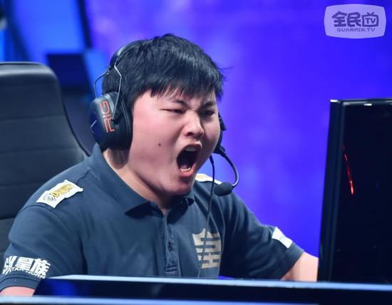 电竞第一网红Uzi