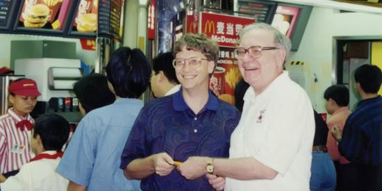 25年前的比尔·盖茨和巴菲特