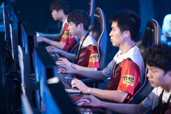 WE新队服“伐木累”