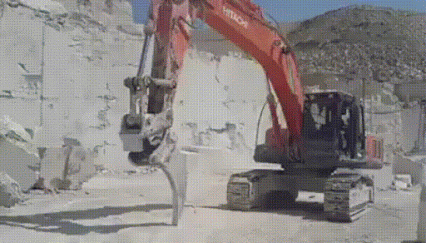 这位同学，上课时不要转笔！