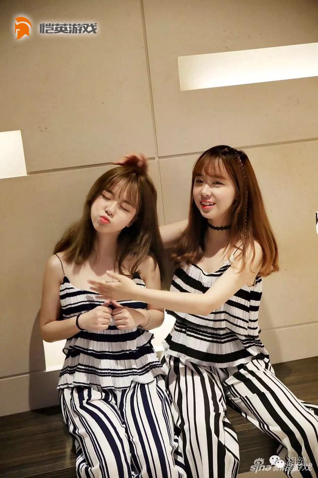 恺英游戏展台模特