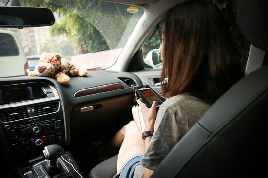 每天上班下班路上的碎片时间最适合玩了，不过一不小心就会玩过头