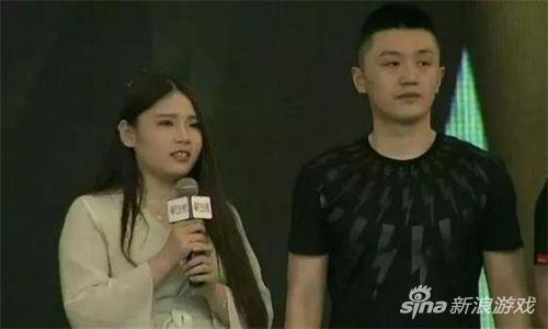 路人手机里的酥酥