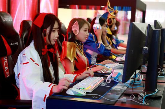 电竞girls们整装待发