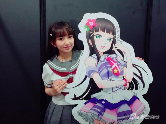 小宫有纱和她扮演的黑泽黛雅