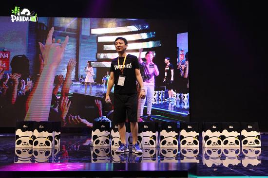 校长为大家准备了好多可爱的周边，快看~