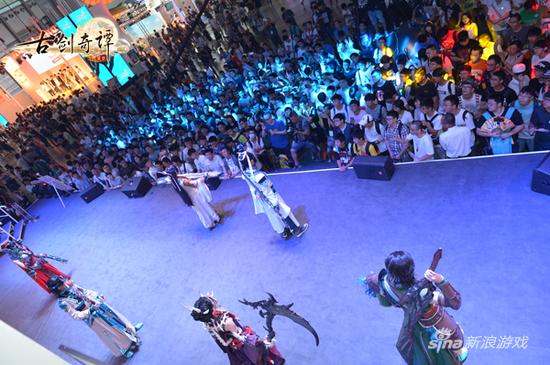 图4 古剑OL主舞台人气高涨