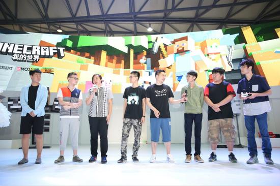 籽岷与玩家欢乐互动