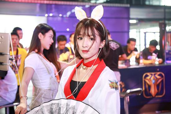 活捉萌妹一只！