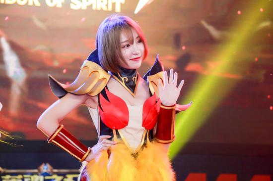 火女COS张向珉 神似前AKB48队长麻里子