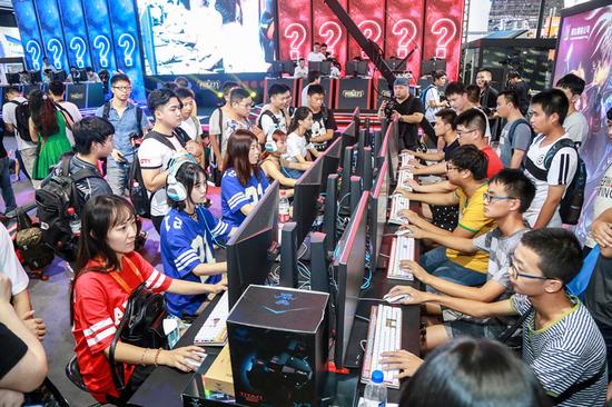 PC体验区女子战队水友赛