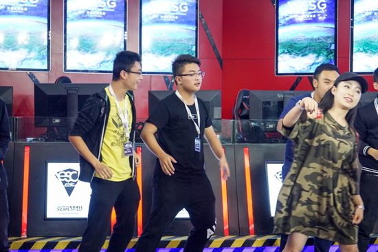 动作无需妖娆，灵魂已经开始飞舞