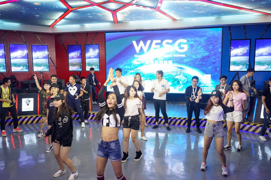 让我看到你们的双手双脚！！