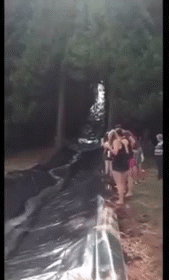 装了逼就跑真刺激！