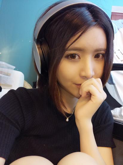 请火速到网红巨星组为她投上一票吧