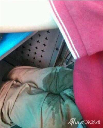 还有,经常我们会遇到一些队友,说什么先别打,我先去上个厕所!