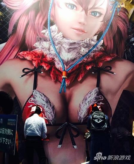 美少女裙下玩游戏 东京电玩展奇葩展台引玩家热议