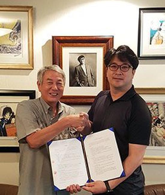 手冢株式会社董事长松谷孝征与龙图韩国事业总监Choi SungWon